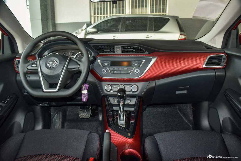 2016款蓝鸟 1.6L自动炫酷版 烈焰红