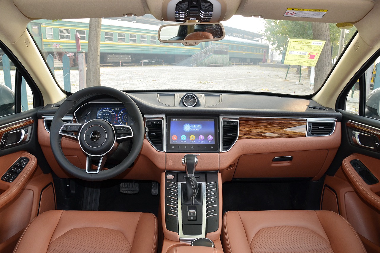 2017款众泰sr9 2.0t自动极致之梦版