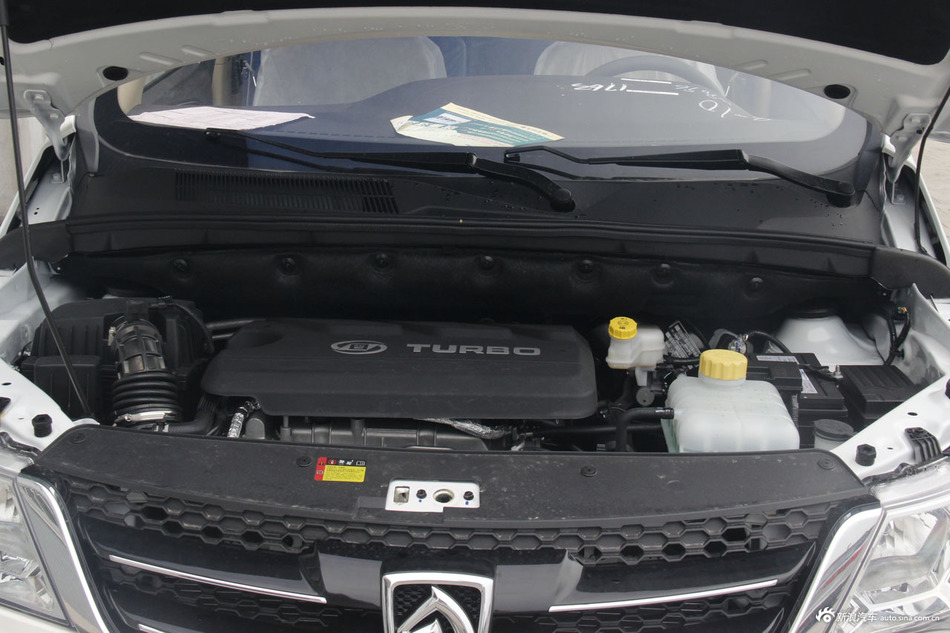 2016款宝骏730 1.5T手动舒适版 7座