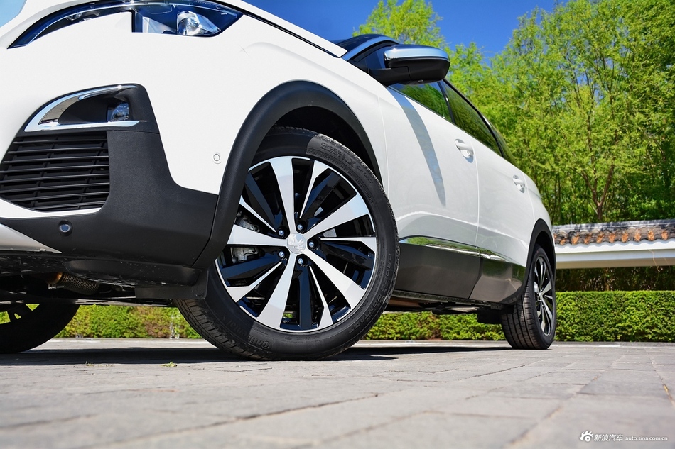 2017款标致5008 1.8T自动380THP豪华GT版