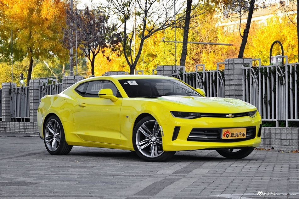 2017款科迈罗2.0t自动rs