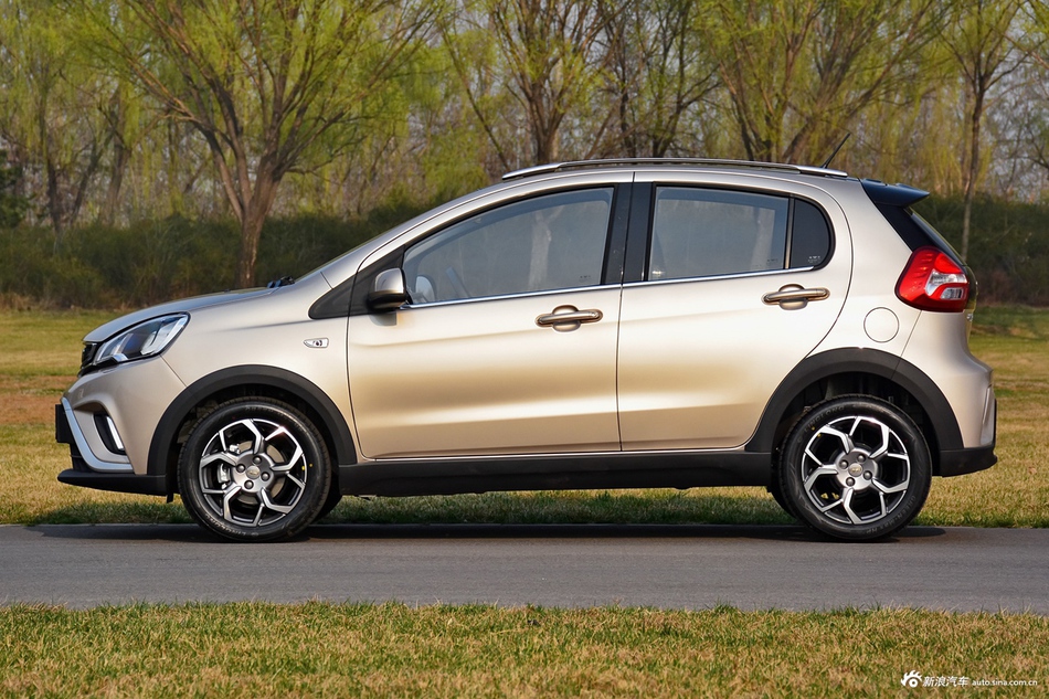 2017款吉利远景X1 1.3L 自动乐趣版