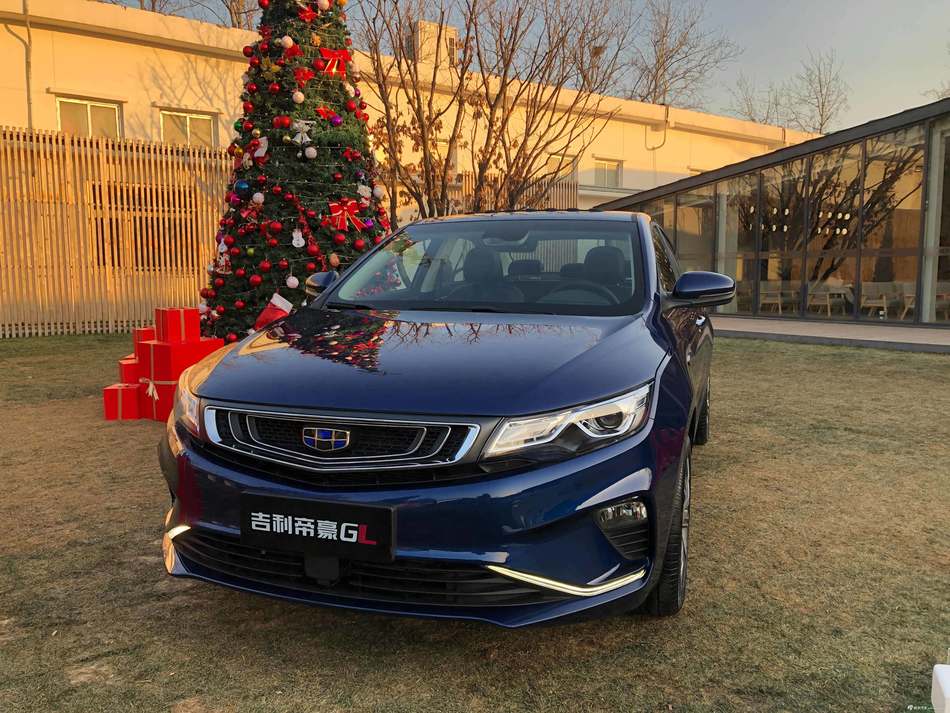 驾乘新进阶 吉利帝豪gl 8cvt正式上市 售价10.08万元