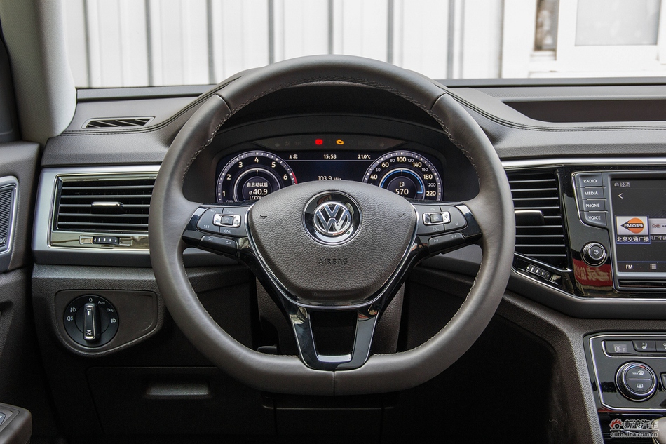 2017款途昂2.5T自动四驱至尊旗舰版530 V6