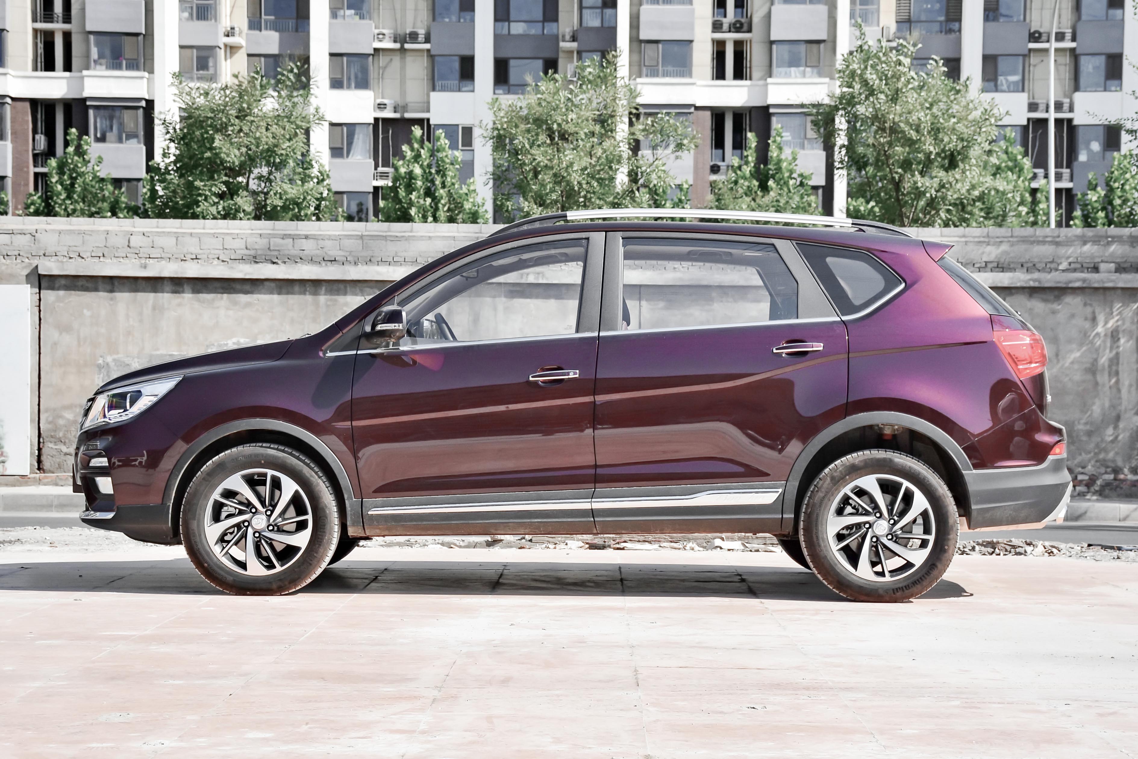 [实拍]7座版宝骏560 轻松装下一家老小