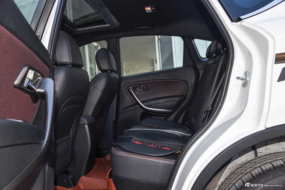 2017款奔腾X80 1.8T自动运动型