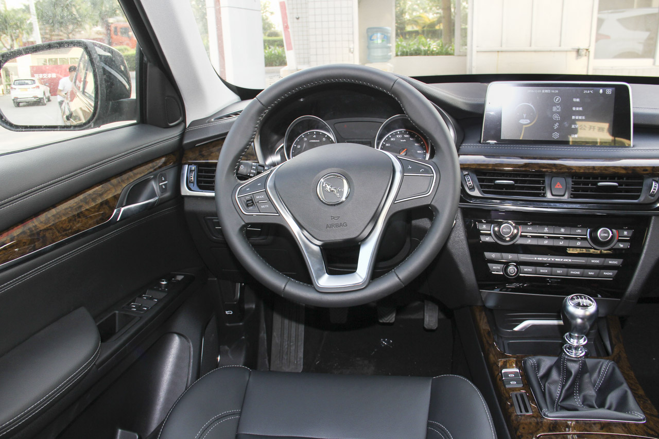 2016款汉腾x715t手动尊享型