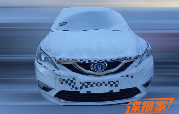 格栅有所变化 长安新款逸动谍照曝光 
