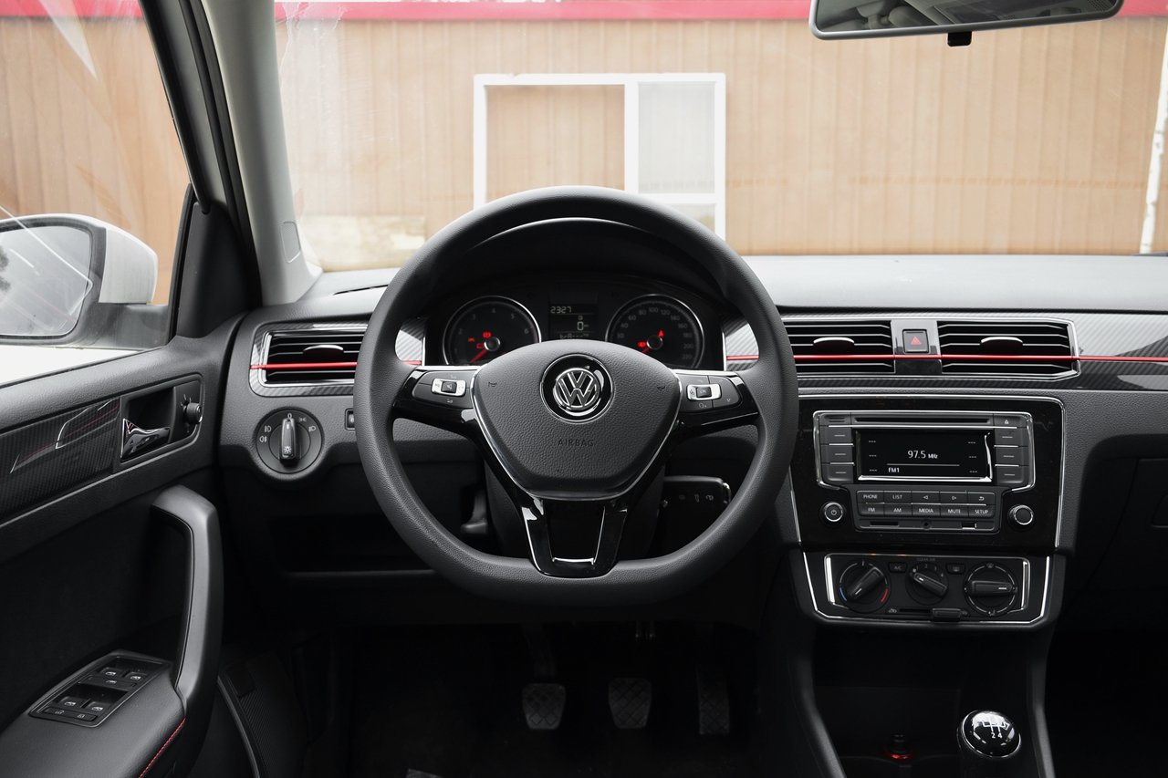 2017款桑塔纳浩纳1.6l自动舒适版