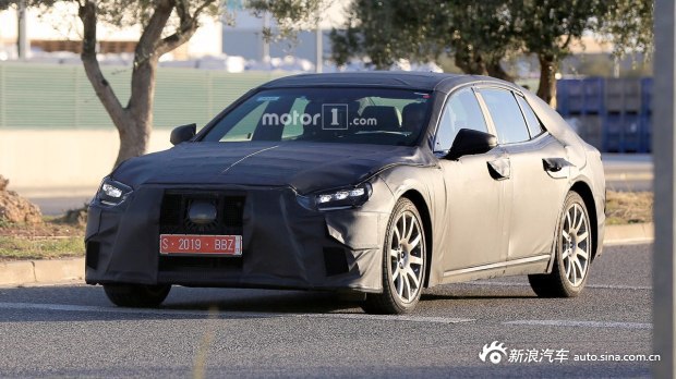 科技配置加身 新一代雷克萨斯LS谍照