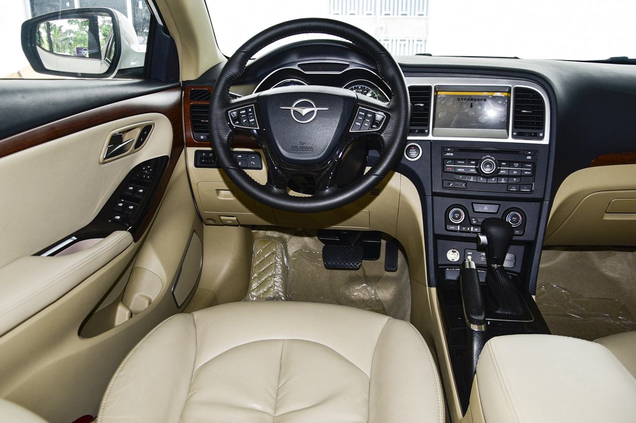 2015款海马m8 1.8t自动舒适型