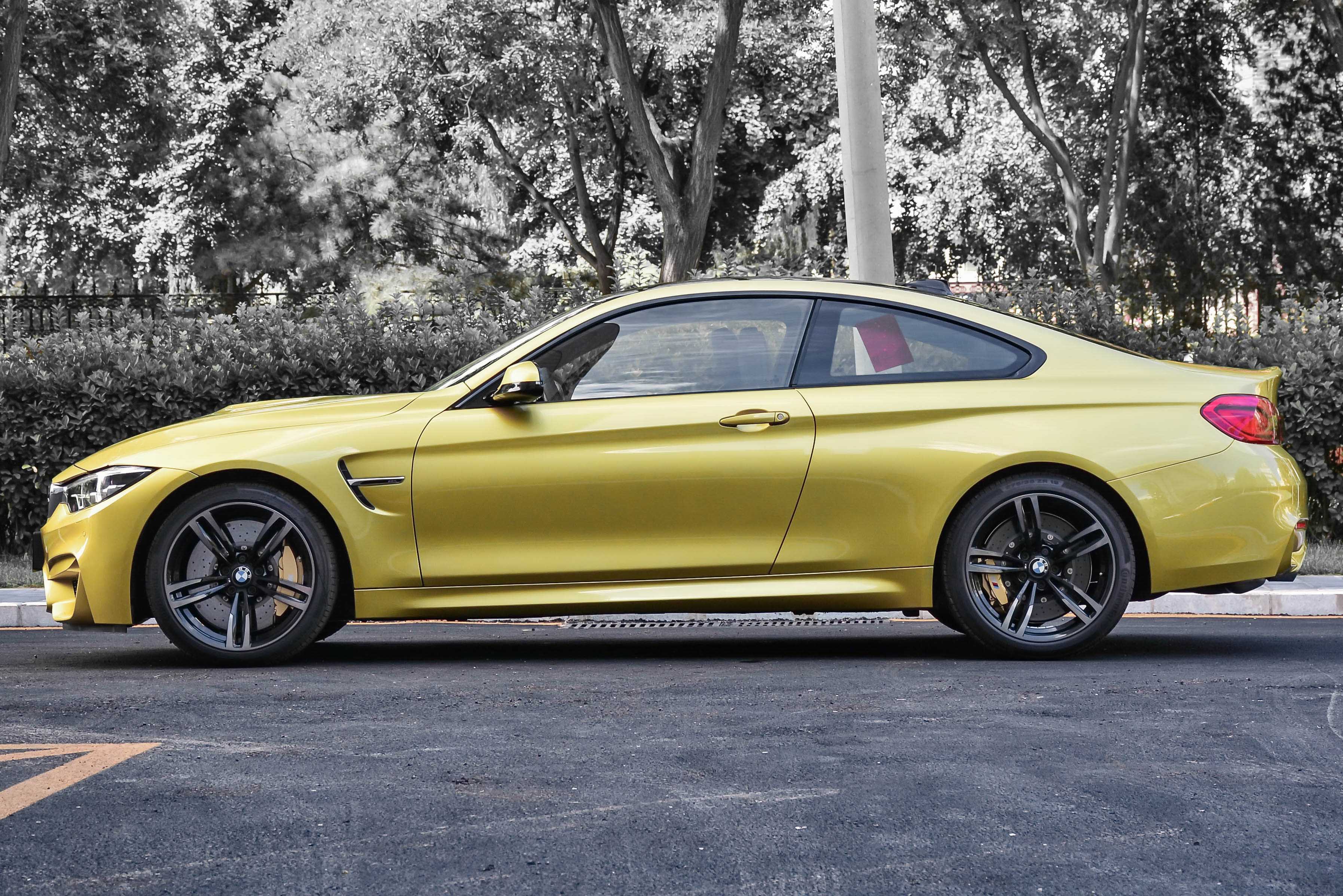 [实拍]新款宝马m4 大马力玩家的性能宠儿4/ 20