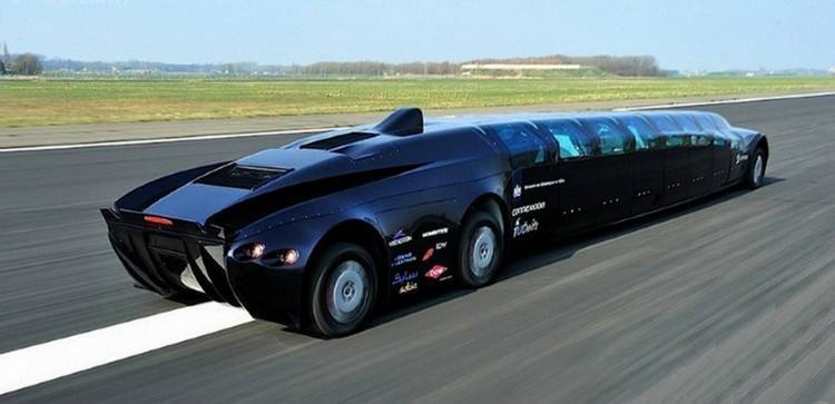 迪拜的蜈蚣公交车