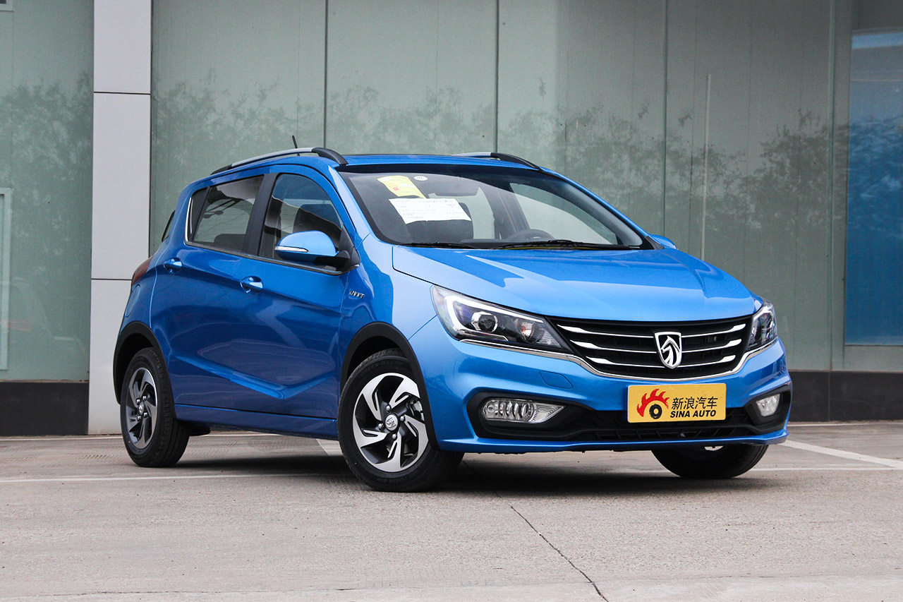 【宝骏310碧海蓝图片-高清实拍图】 -新浪汽车