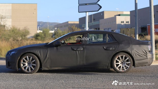 科技配置加身 新一代雷克萨斯LS谍照