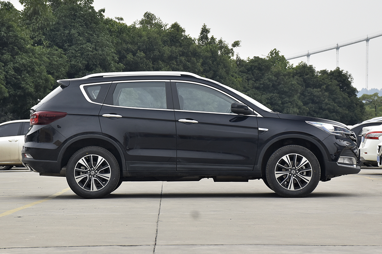 2018款东风风神ax7 1.6t自动精英型