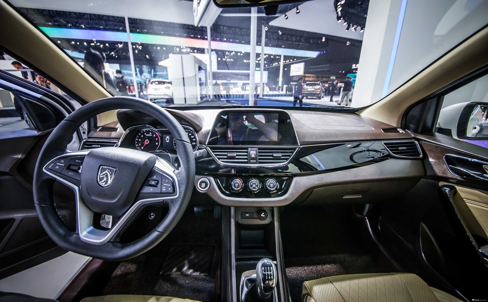 旅行车变白菜价 宝骏310Wagon热度超路虎星脉