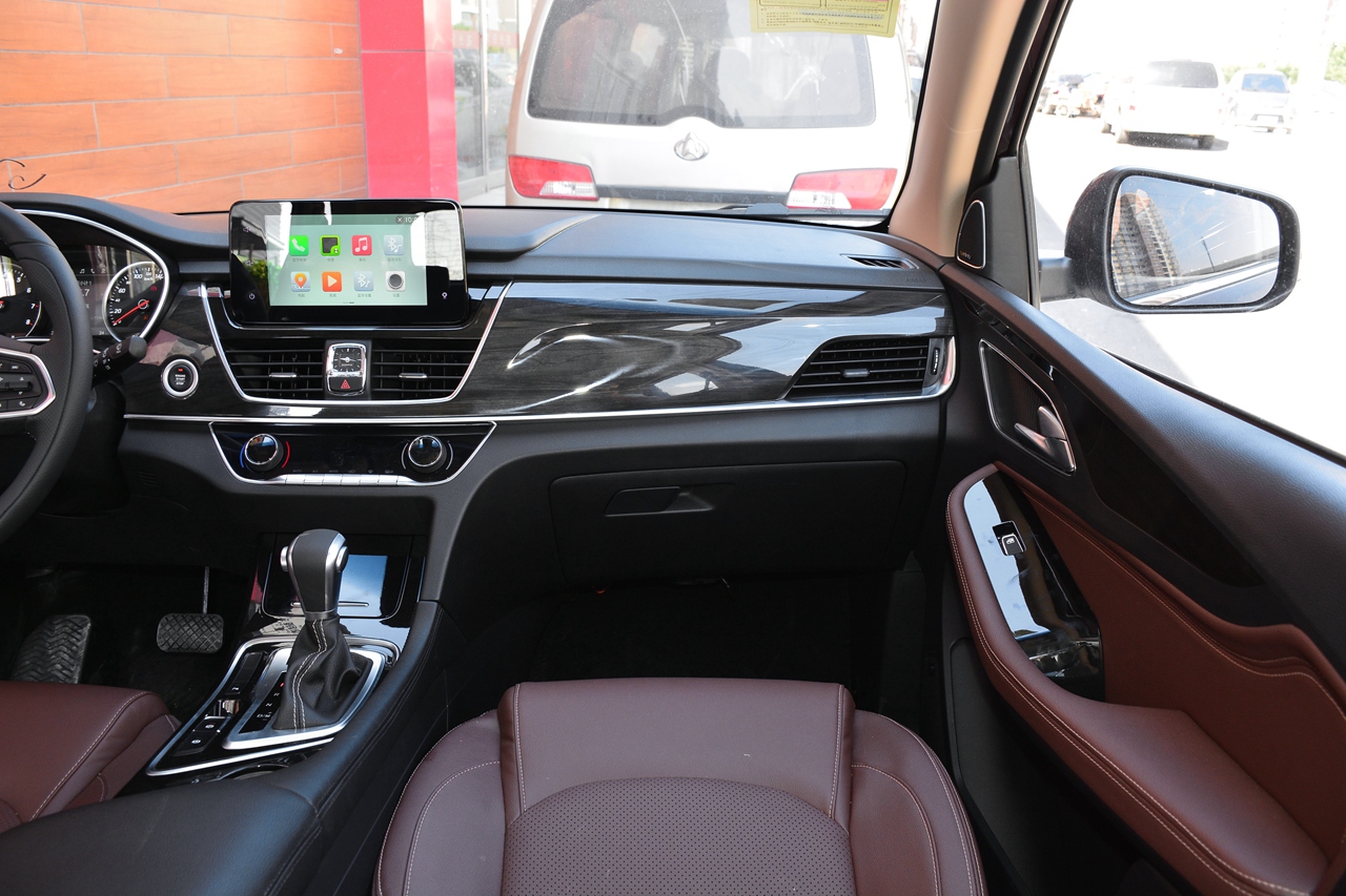 2017款宝骏560 1.5t dct旗舰型7座