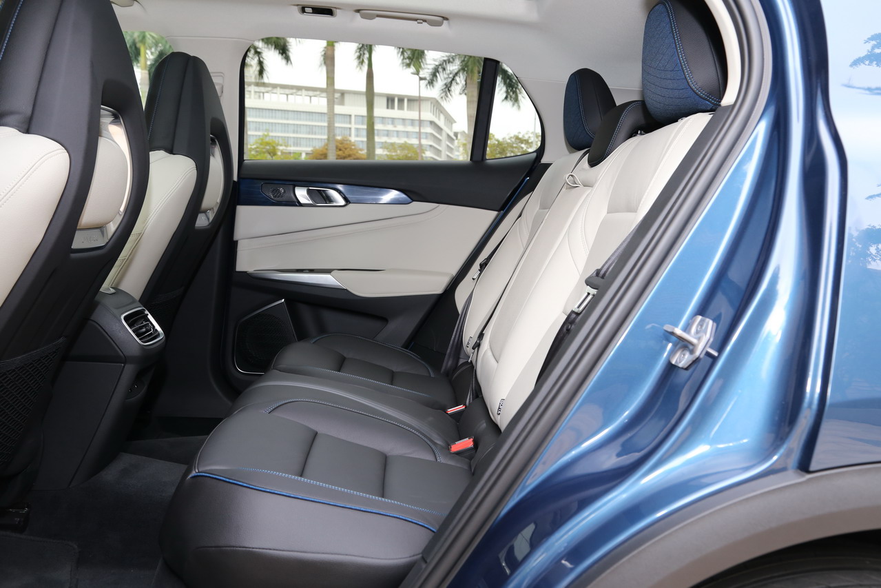 2017款领克01 2.0t自动两驱耀pro版