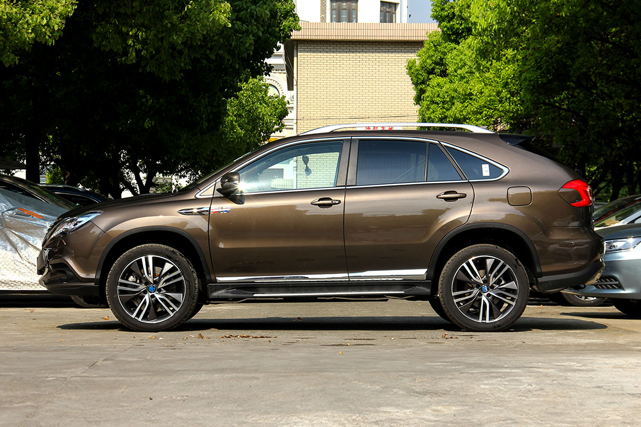 2017款比亚迪唐100 2.0t