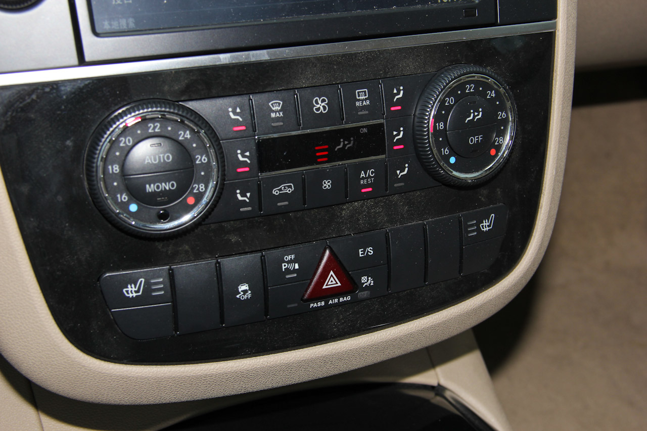 2015款奔驰r320 3.0t自动4matic豪华型