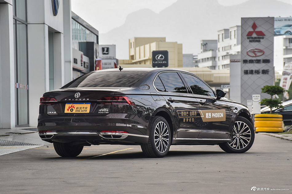 2016款辉昂2.0T两驱御尊豪华版380TSI