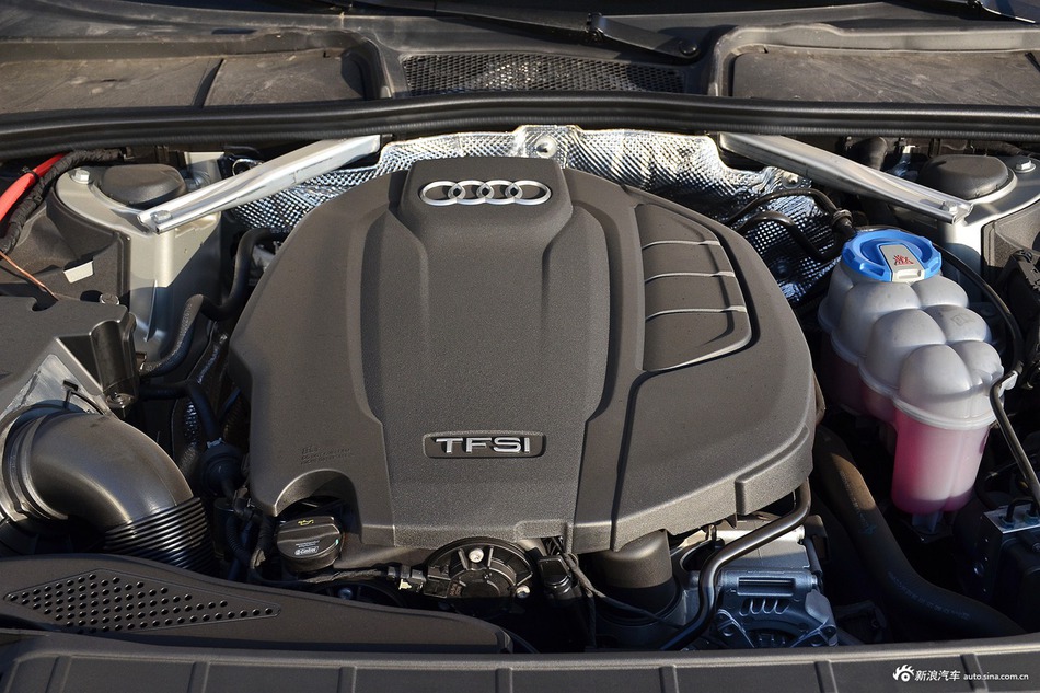 2017款奥迪A4L 2.0T自动45TFSI quattro运动型