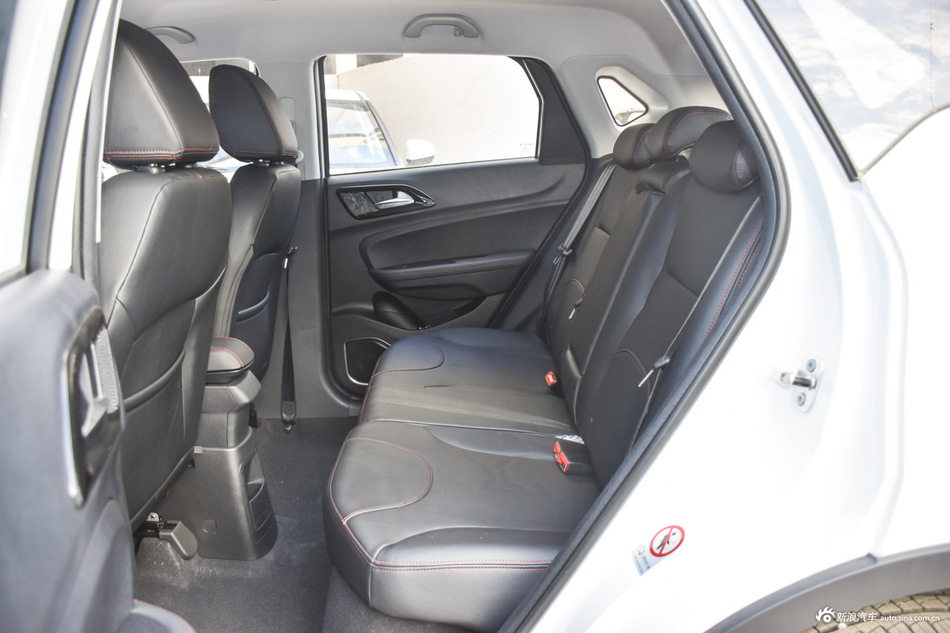 2016款中华V3 1.5T手动精英型