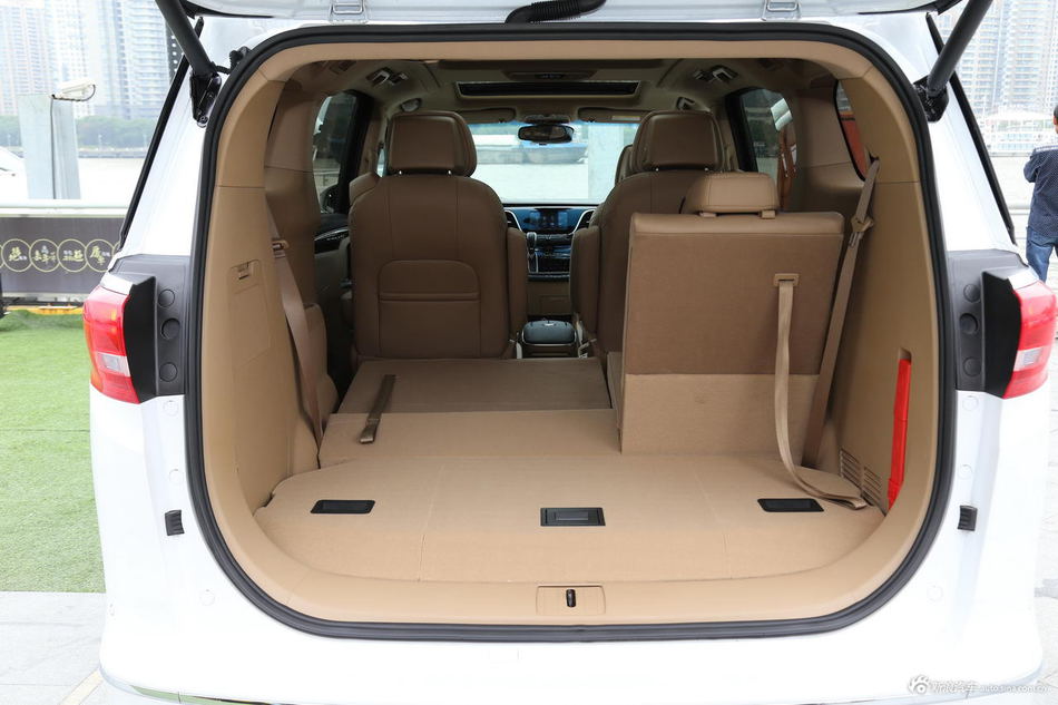 2017款GL8 2.0T自动豪华版