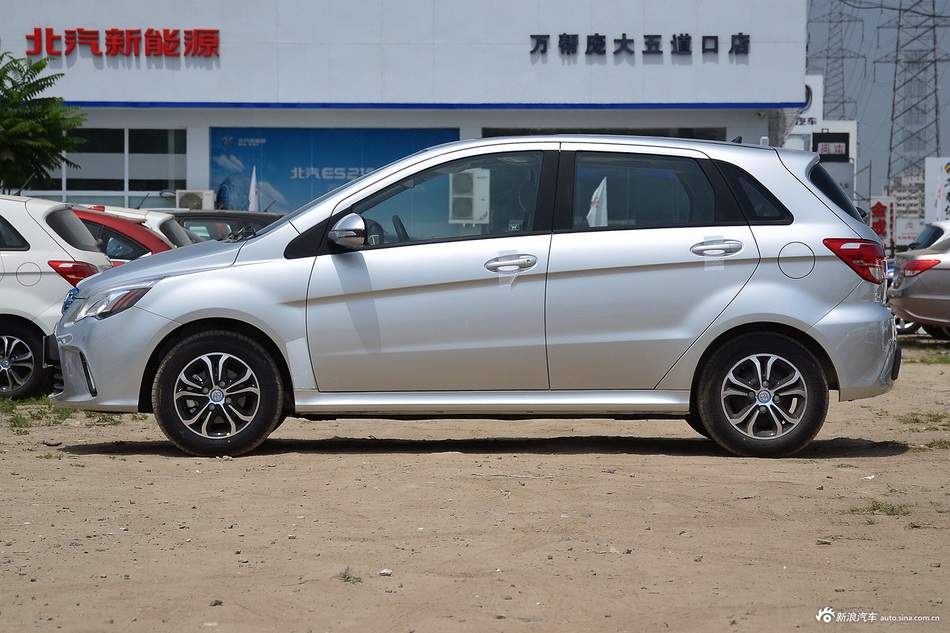 2月青岛比价北汽新能源ev最高直降900万