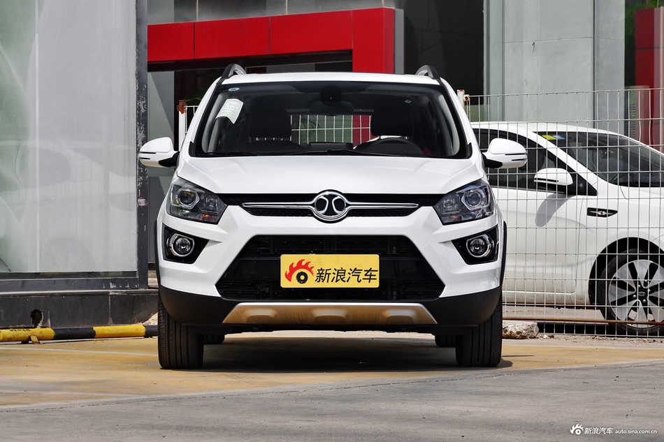 明明可以靠颜值却非要靠价格实力，北京汽车绅宝X25全国4.24万起