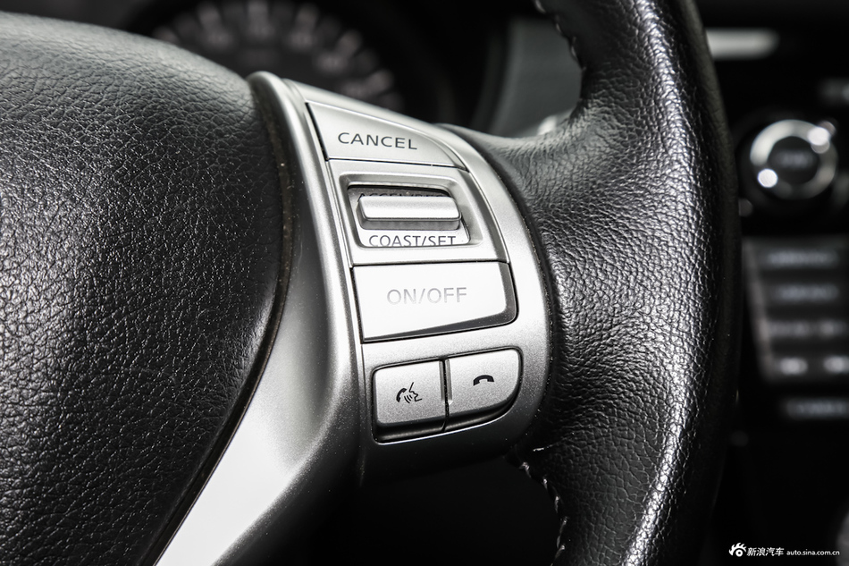 2016款逍客2.0L自动XV TOP旗舰版