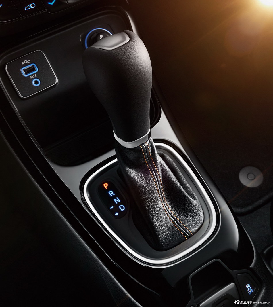 2017款指南者官方图