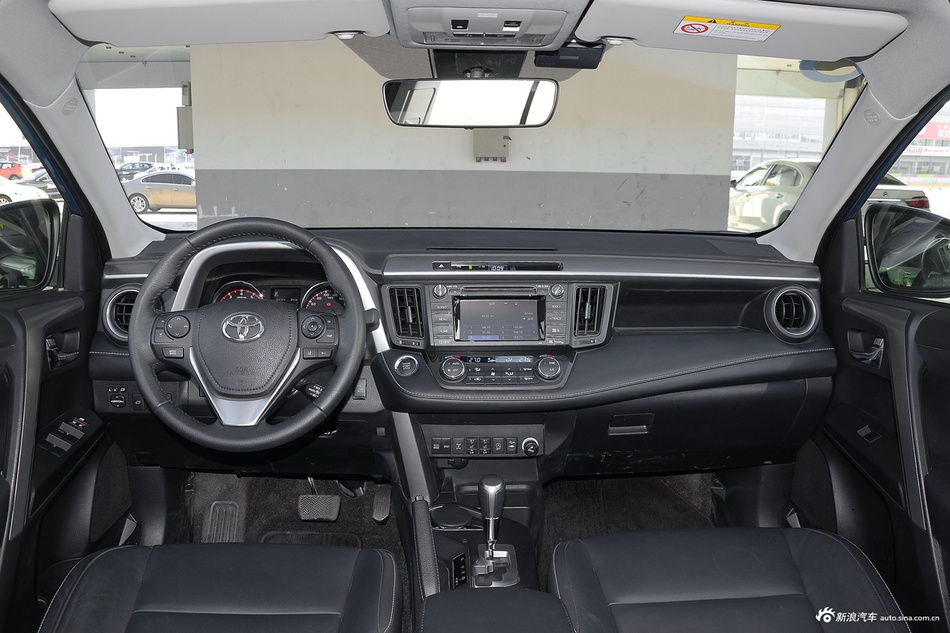 2016款RAV4荣放 2.5L自动四驱尊贵版