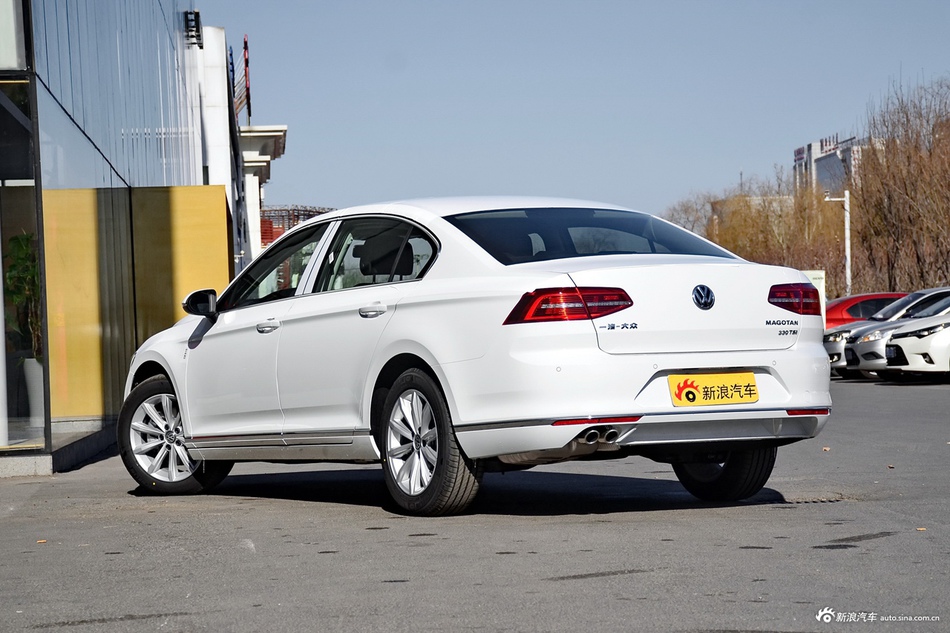 2017款迈腾1.8T自动330TSI DSG领先型