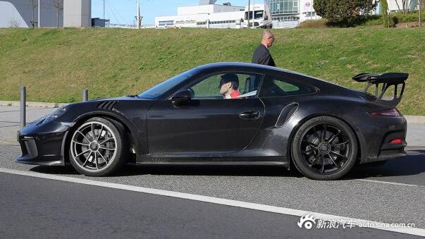 曝新款保时捷911 GT3 RS谍照 