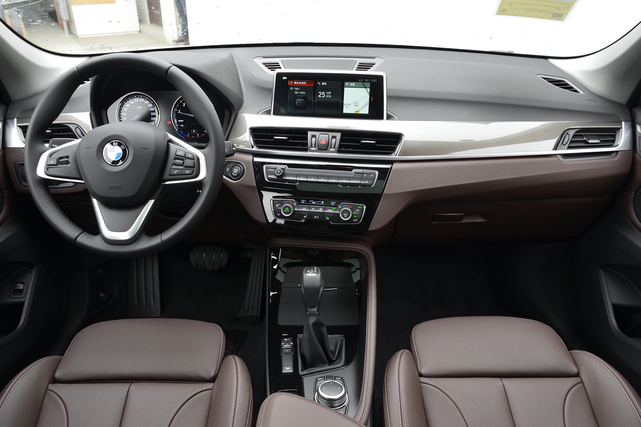 2019款宝马x1 2.0t自动xdrive20li尊享型