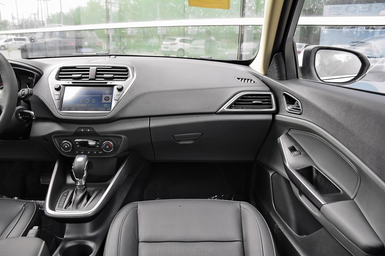 2017款福睿斯幸福版1.5l自动时尚型