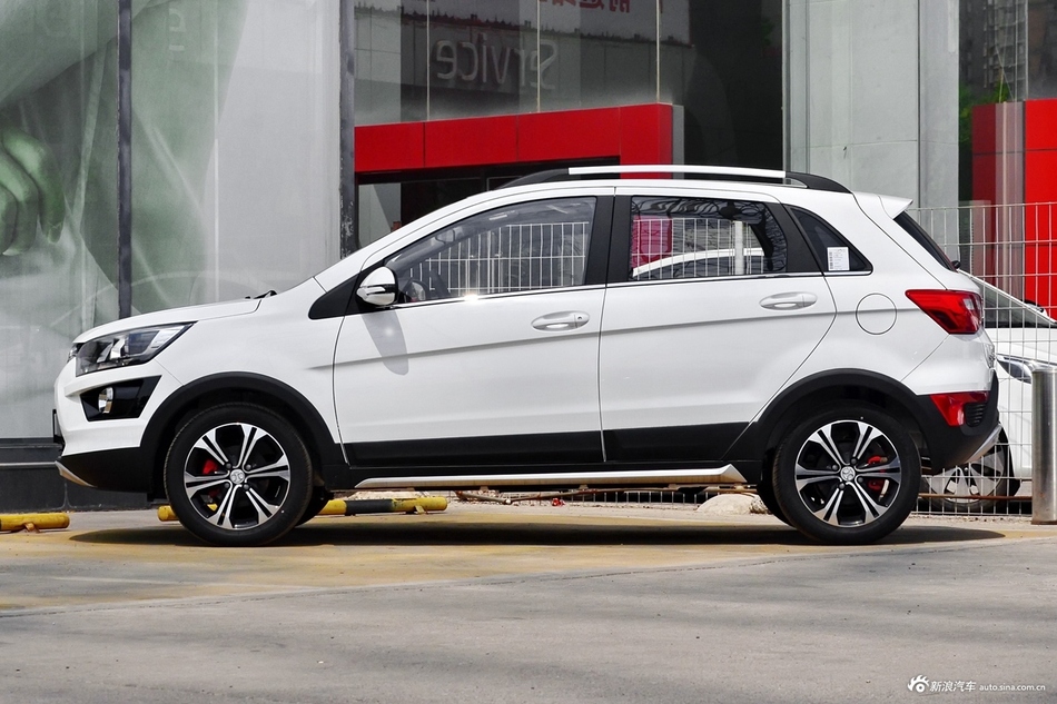 北京汽车绅宝x25大连最高降196万新车选它不会错