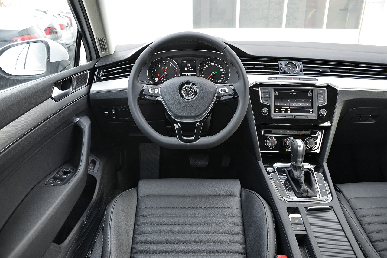 2017款迈腾1.8t自动330tsi dsg领先型