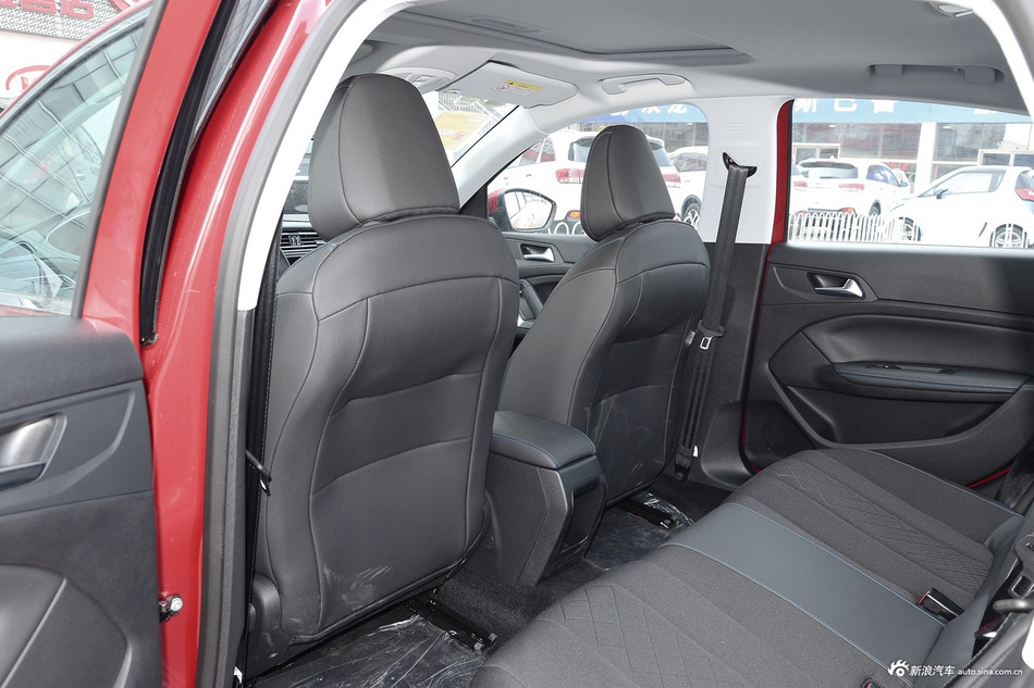 2016款标致308 1.2T自动豪华版