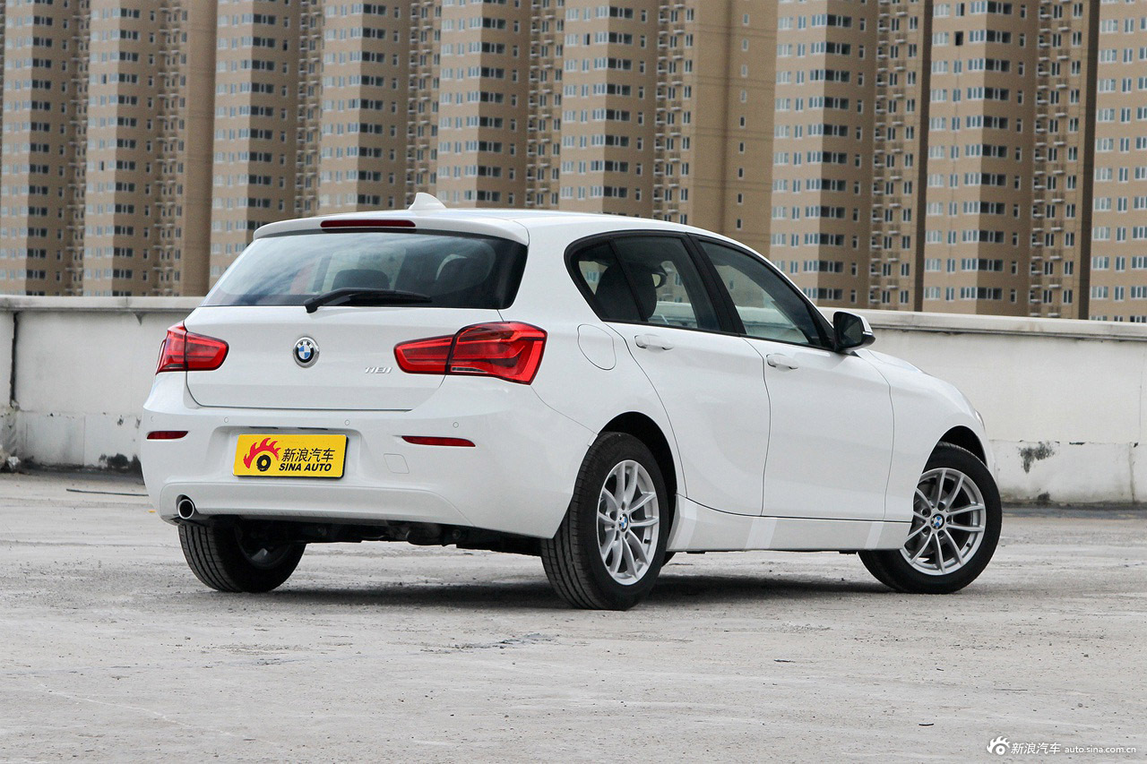 2015款宝马1系118i 1.6t自动领先型