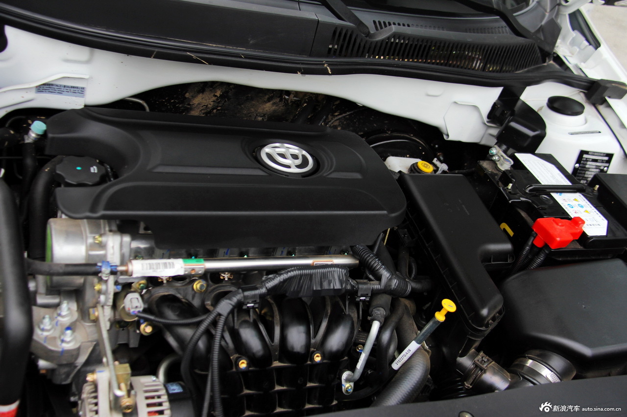 2013款中华h330 1.5l自动豪华型