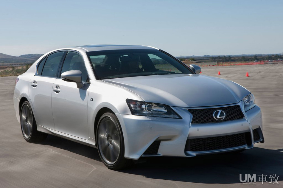 西装运动员雷克萨斯gs350fsport