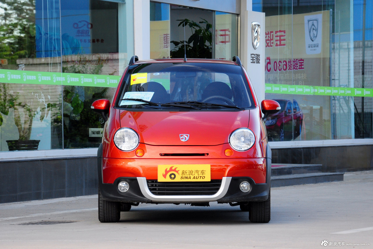 新车展厅:到店实拍新款宝骏乐驰