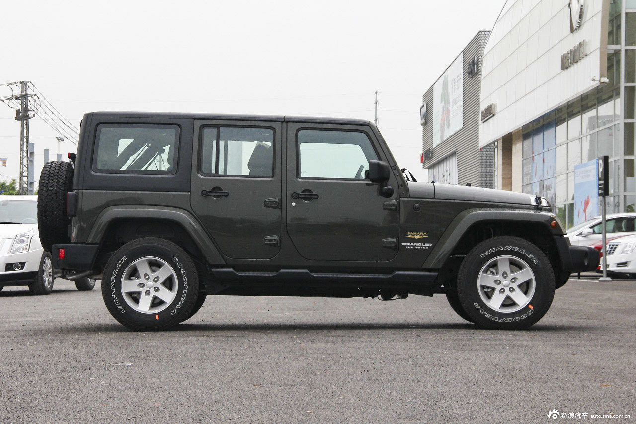 2015款牧马人2.8td自动四门舒享版sahara