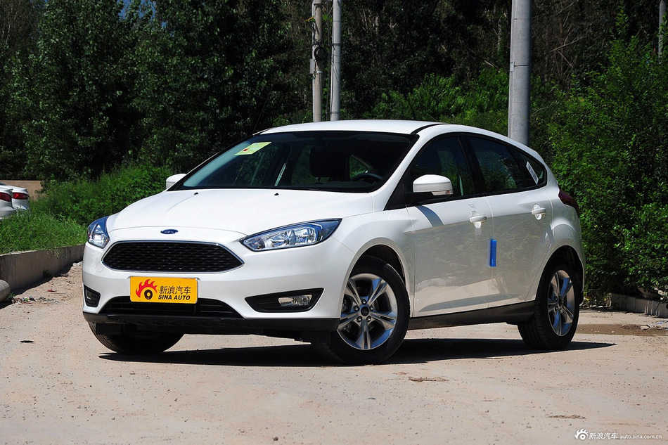 2015款福克斯两厢1.6l手动舒适型