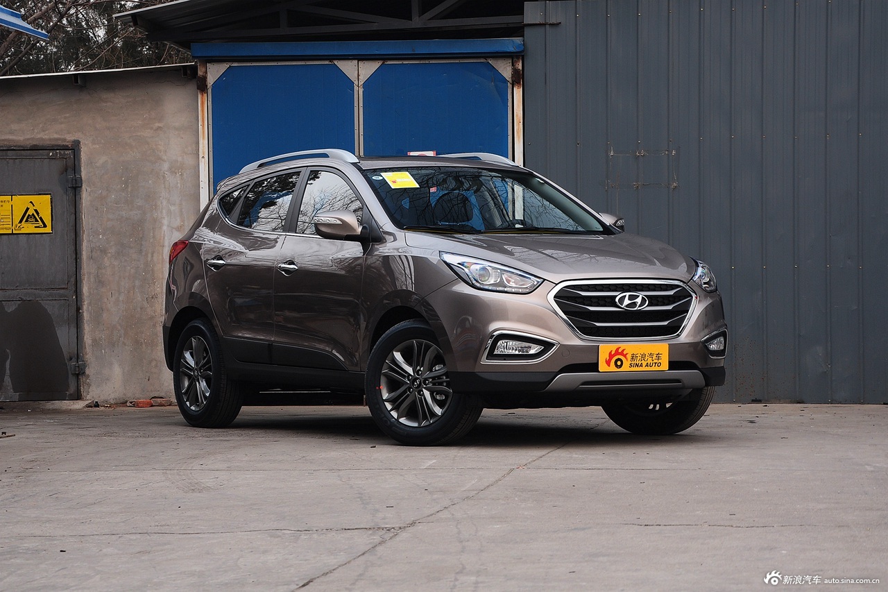 新浪汽车实拍2015款北京现代ix35