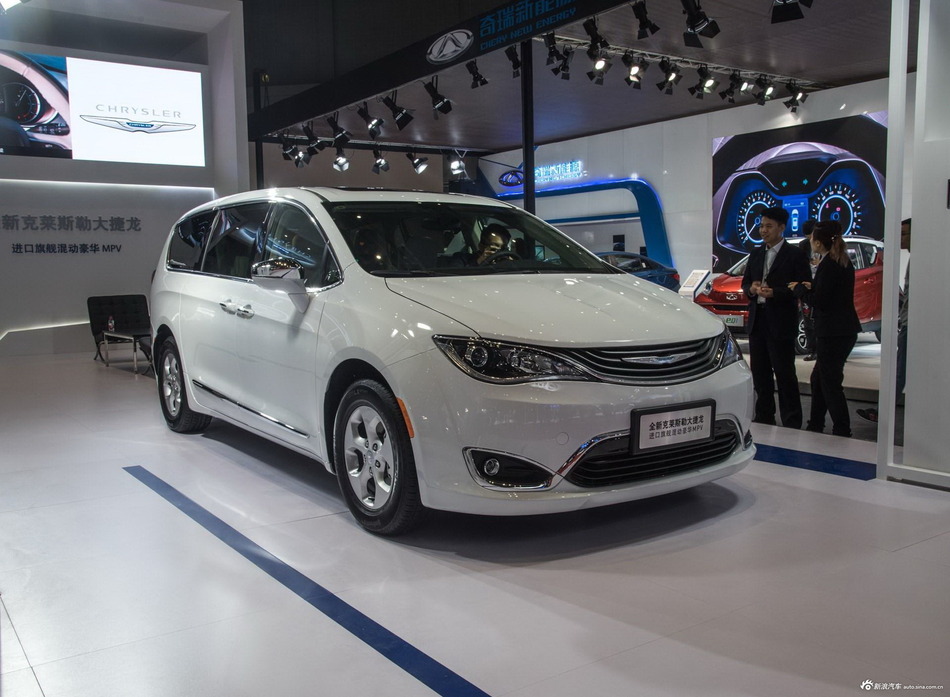 克莱斯勒商务车