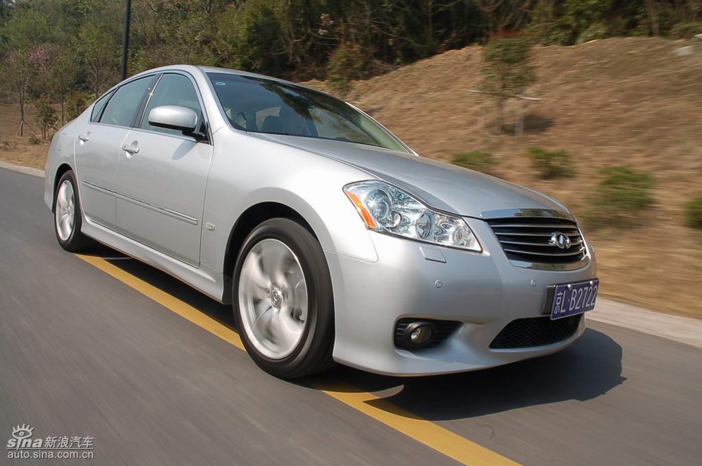 英菲尼迪m35行驶动态